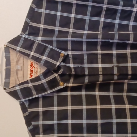 WRANGLER, AUTHENTICS, MENS PLAID BUTTON UP, SHORT SLEEVE, ONE POCKET, SI… - Picture 4 of 6